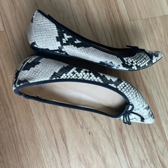 Banana Republic Snake Skin Bow Flats - Picture 6 of 7